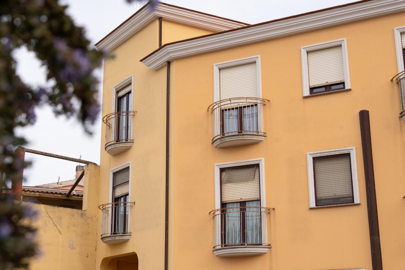 Appartamento In Centro Tortolì Buitenkant foto